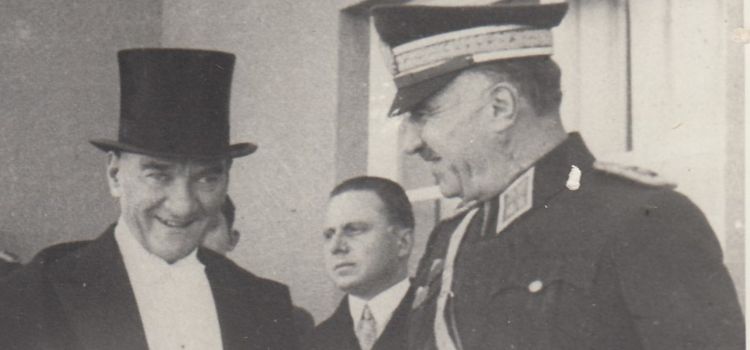 kapak-demec-kontrolufevzi-cakmak-ve-mustafa-kemal-ataturk-arasinda-gectigi-one-surulen-diyalog.jpg