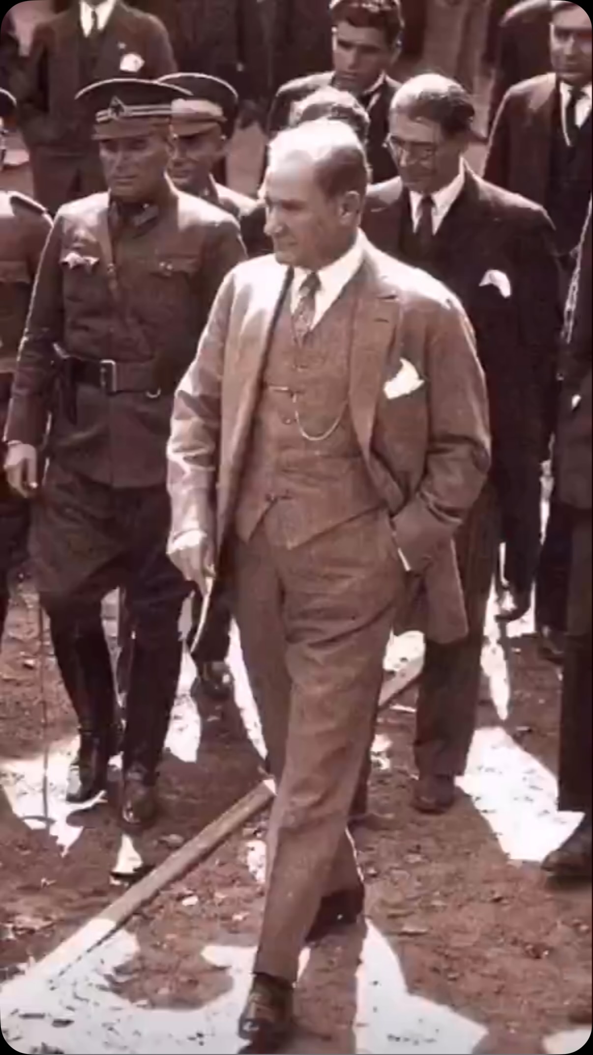 Efendiler!, Yarın Cumhuriyet’i ilan edeceğiz 🇹🇷
